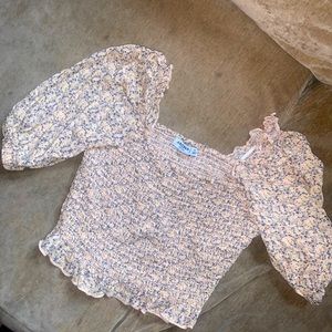 Scrunchy floral crop top